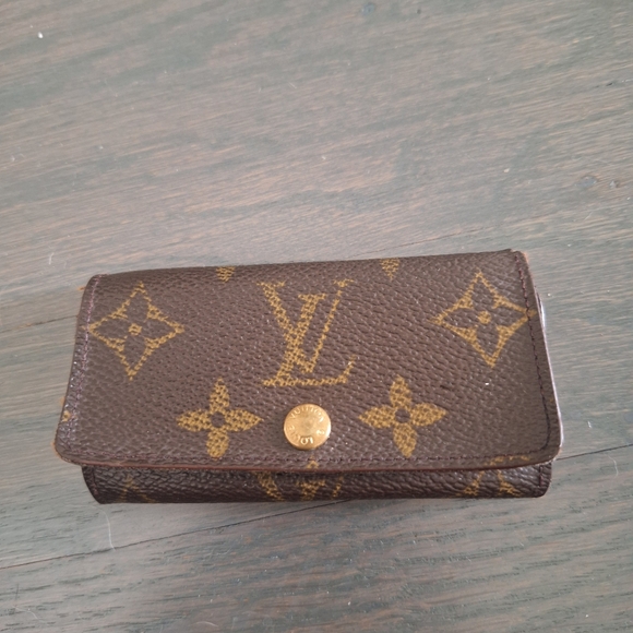 Louis Vuitton Monogram 4 Key Ring Case Wallet TLC - Picture 1 of 12